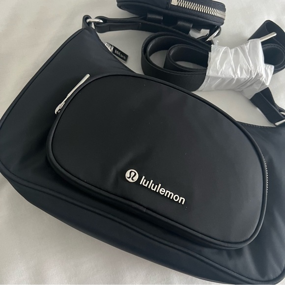 🆕 Lululemon Crossbody with Nano Pouch 2L - Picture 3 of 9